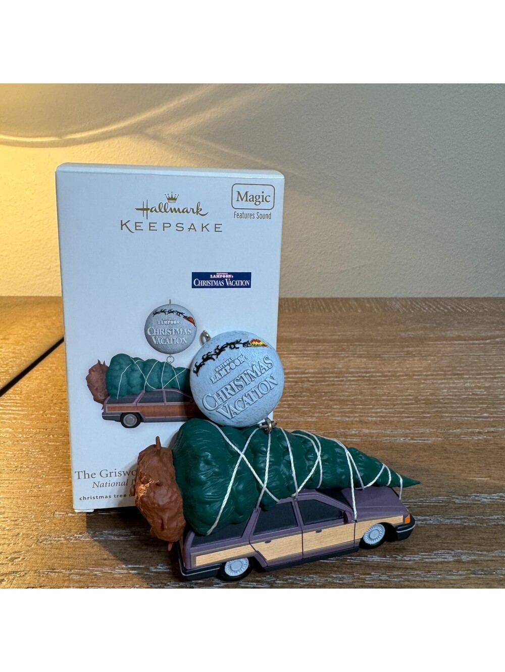 Hallmark Keepsake Magic The Griswold Family Christmas Tree Lampoon's Vacation